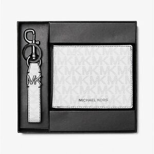 NIB New Michael Kors Bright White Logo Wallet & Keychain Set